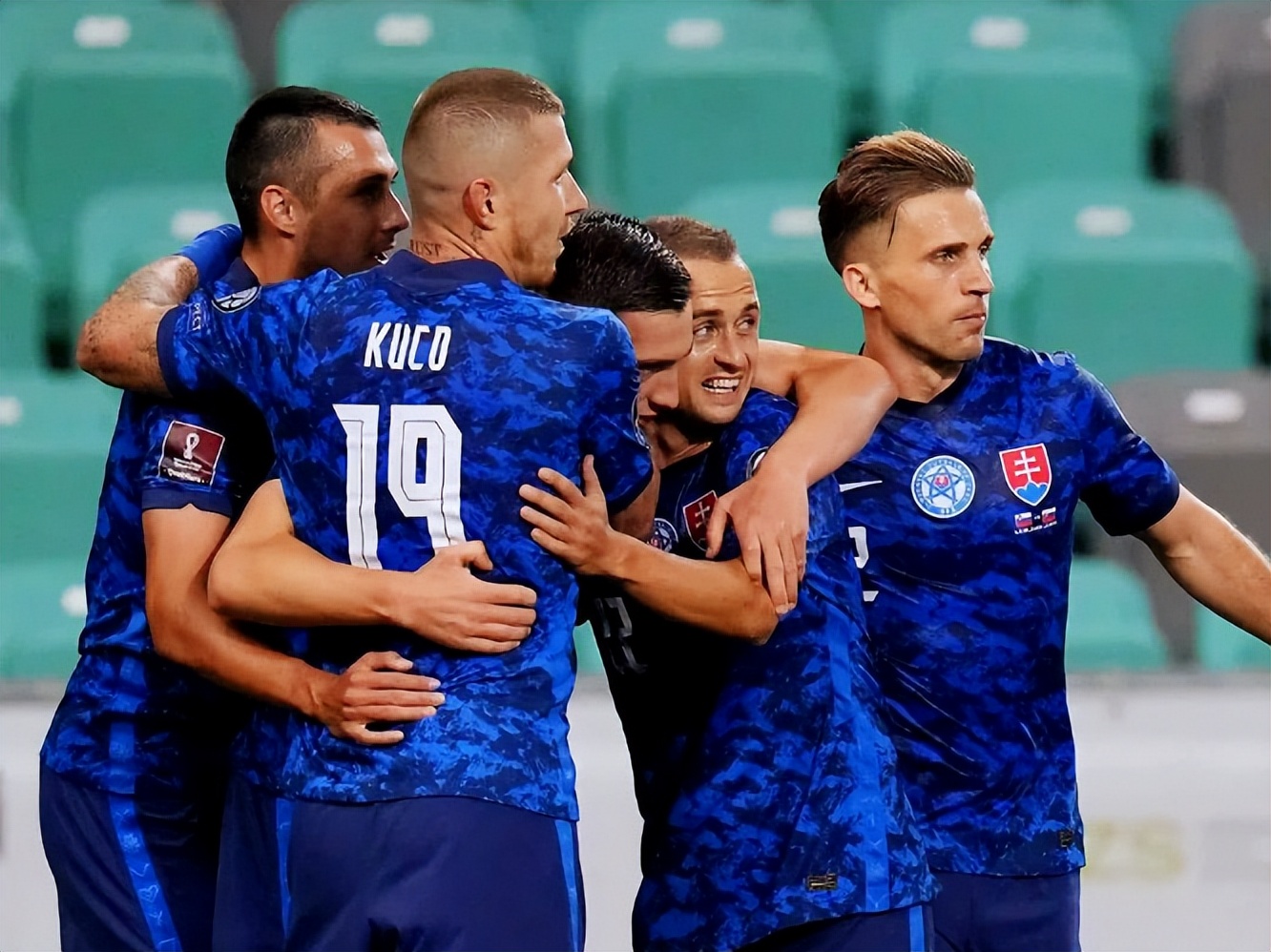 二八杠-冰岛队在欧预赛中力克对手，士气高昂的简单介绍